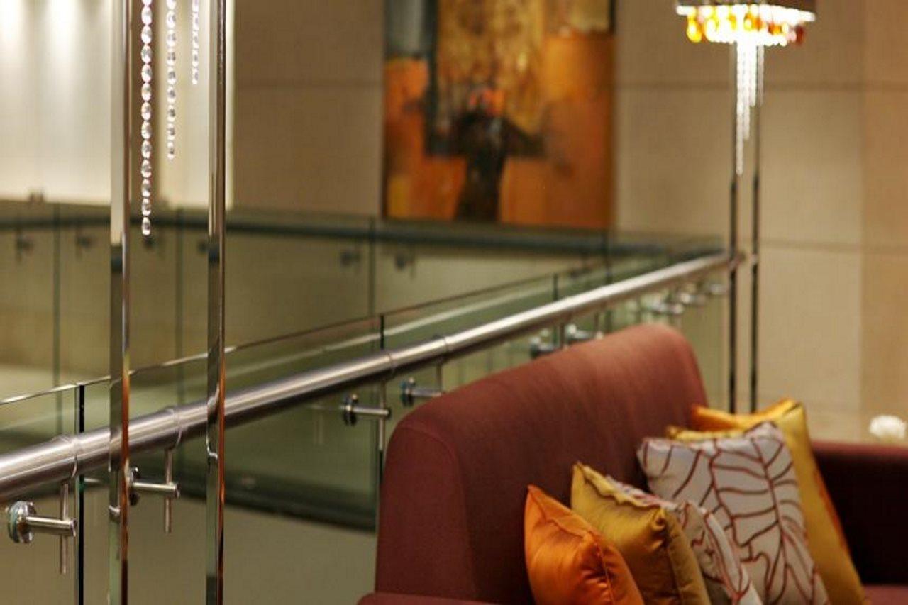 Safir Fintas Hotel Kuwait Kuwait City Eksteriør bilde The interior of the hotel